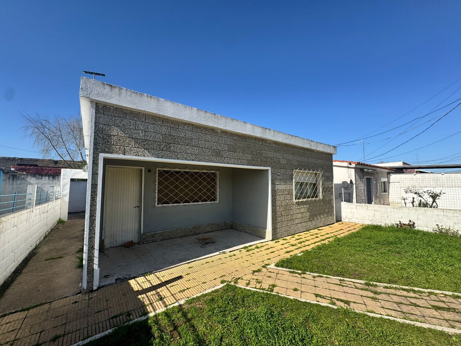 Muy buena construcción – Sobre calle Rodó — imagen 1