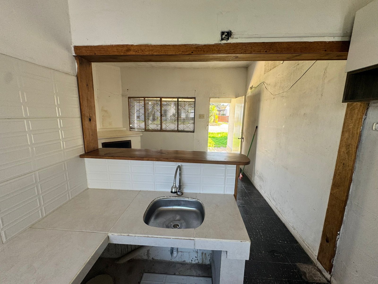 Muy buena construcción – Sobre calle Rodó — imagen 4