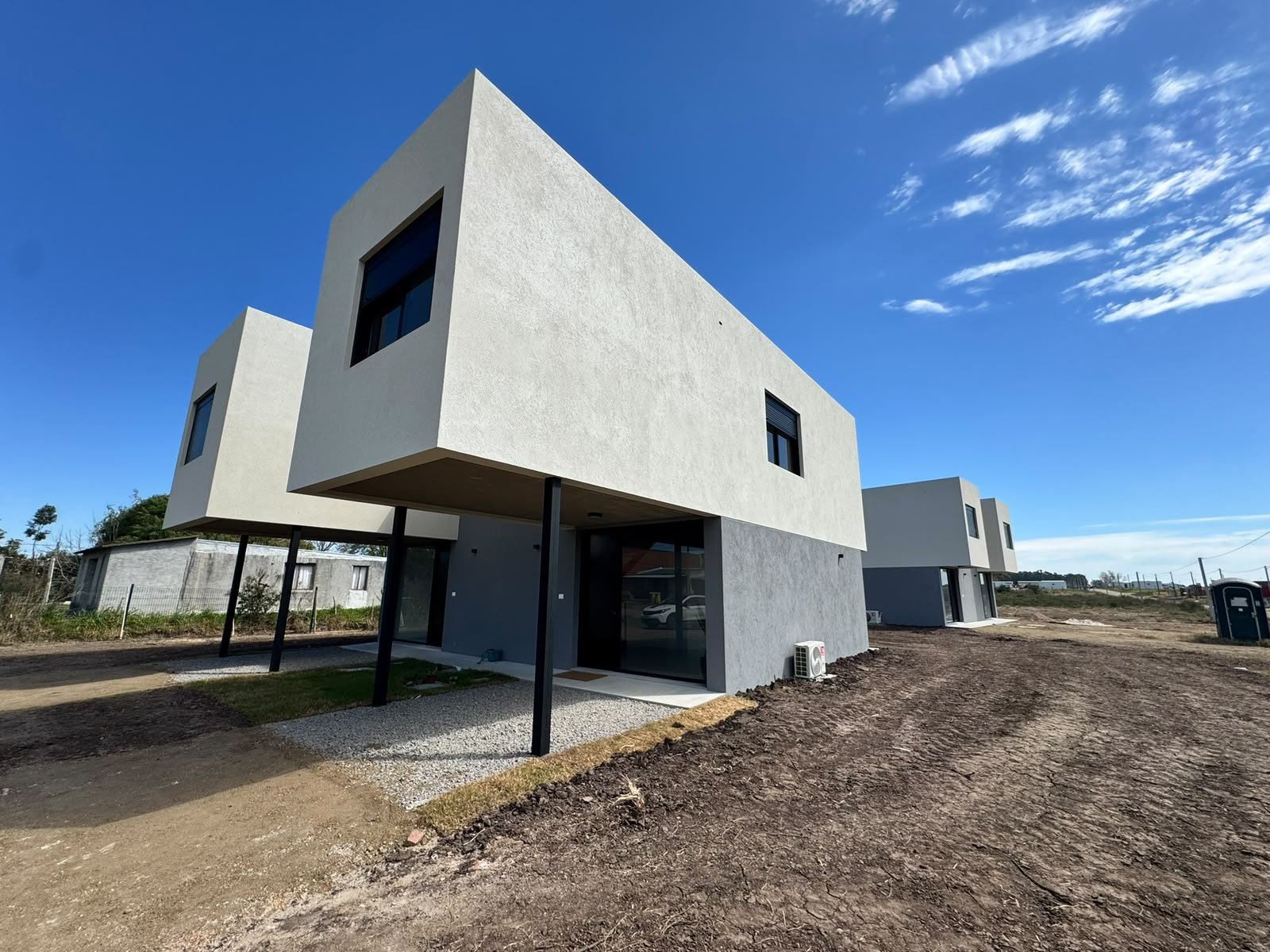 ¡Comodidad a estrenar! Destacada vivienda en Libertad — imagen 3