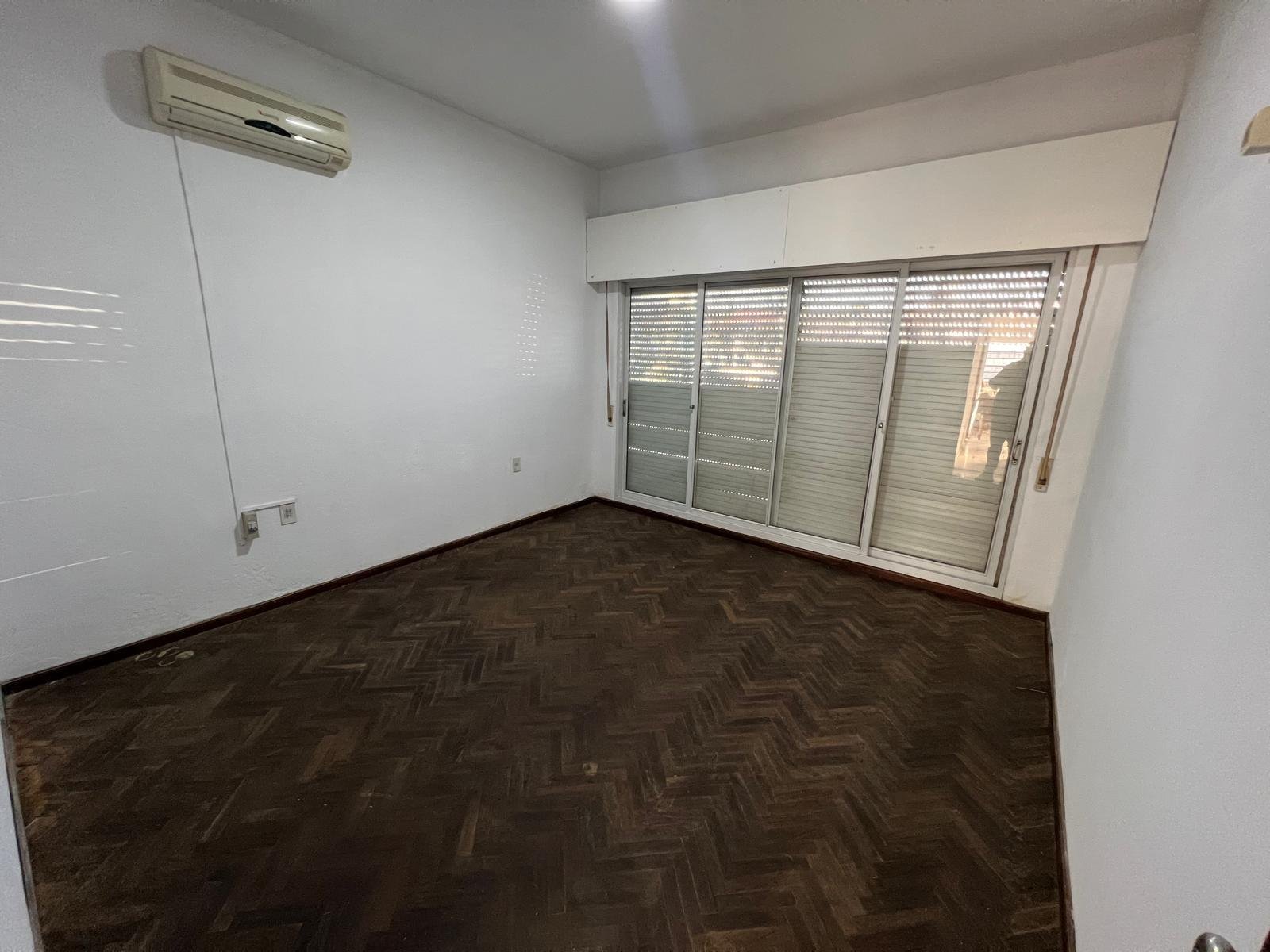 Casa tres dormitorios, barbacoa y cochera en zona céntrica-Libertad — imagen 11