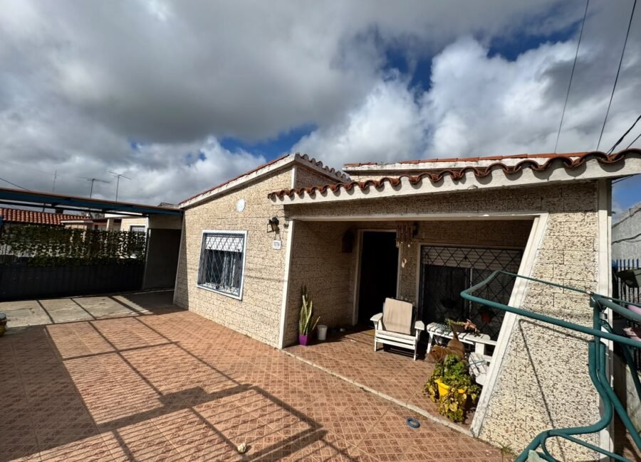Casa de 3 dormitorios con piscina en Libertad
