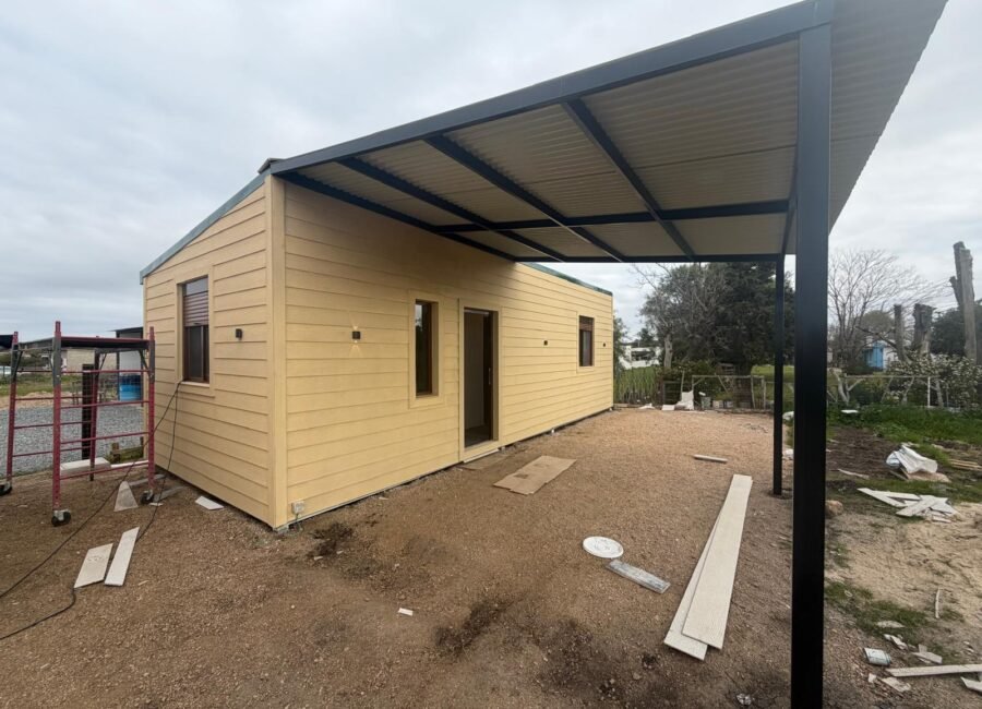 Casa 1 dormitorio con alero para vehículo-Libertad